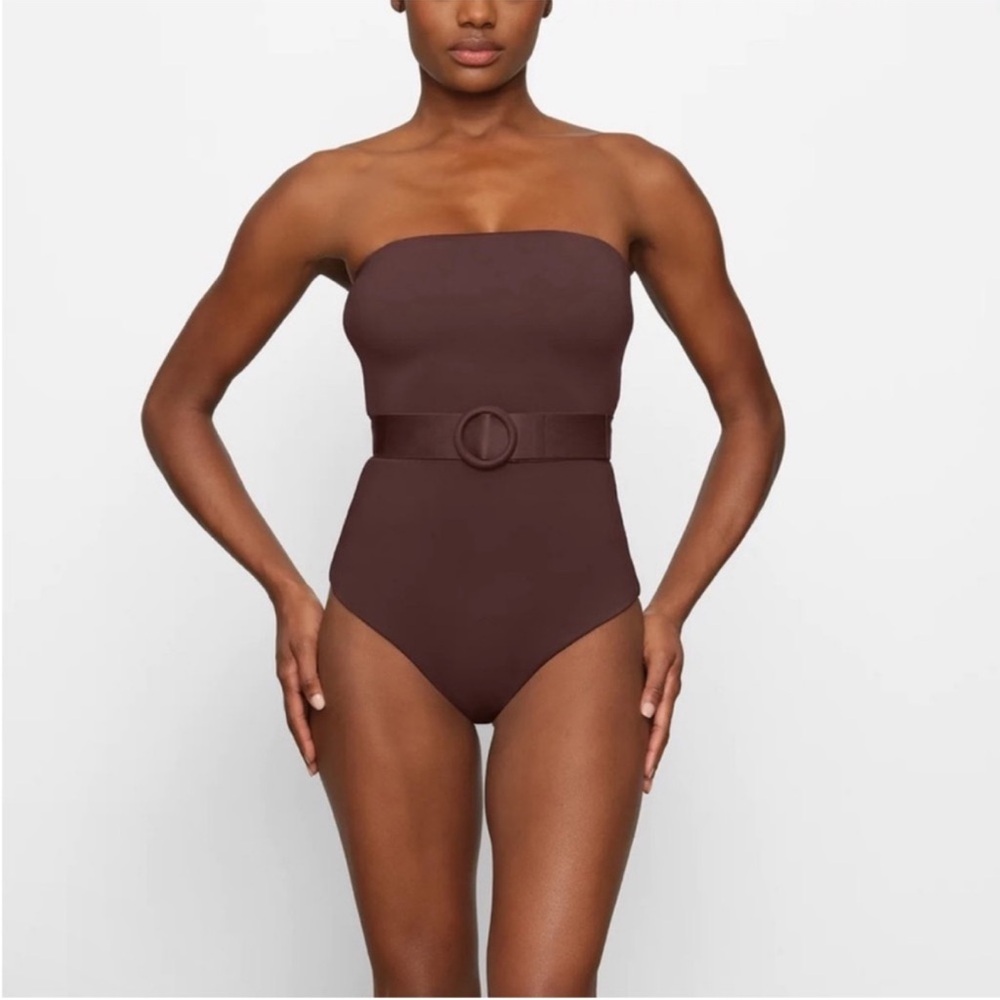 NWT SKIMS Sculpting One Piece Swimsuit
